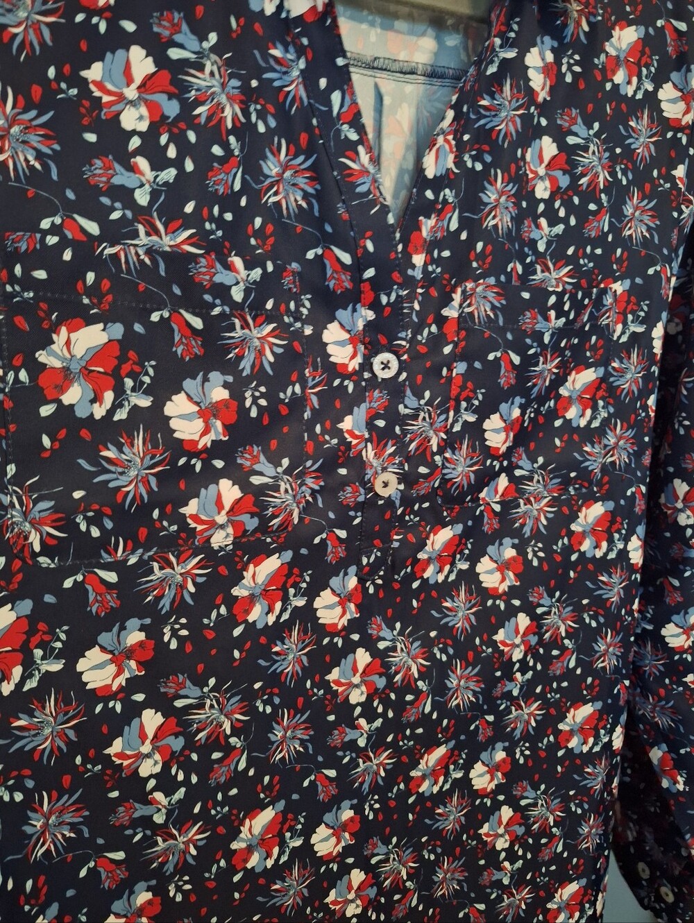 Magellan Outdoors Navy/Red/White Floral Fish Gear Henley Pullover Women's Size L - Picture 3 of 4